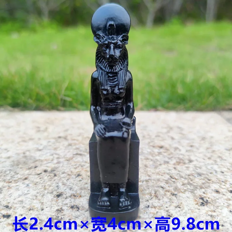 Золотая статуэтка сфинкса из смолы