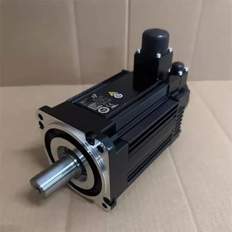 Фото Новый оригинальный серводвигатель Yas Ka Wa SGM7J-01AFC6S/02A7C6E/04AFC6E/08AFC6E/10AFA61/21 (модель 2026 года) №1