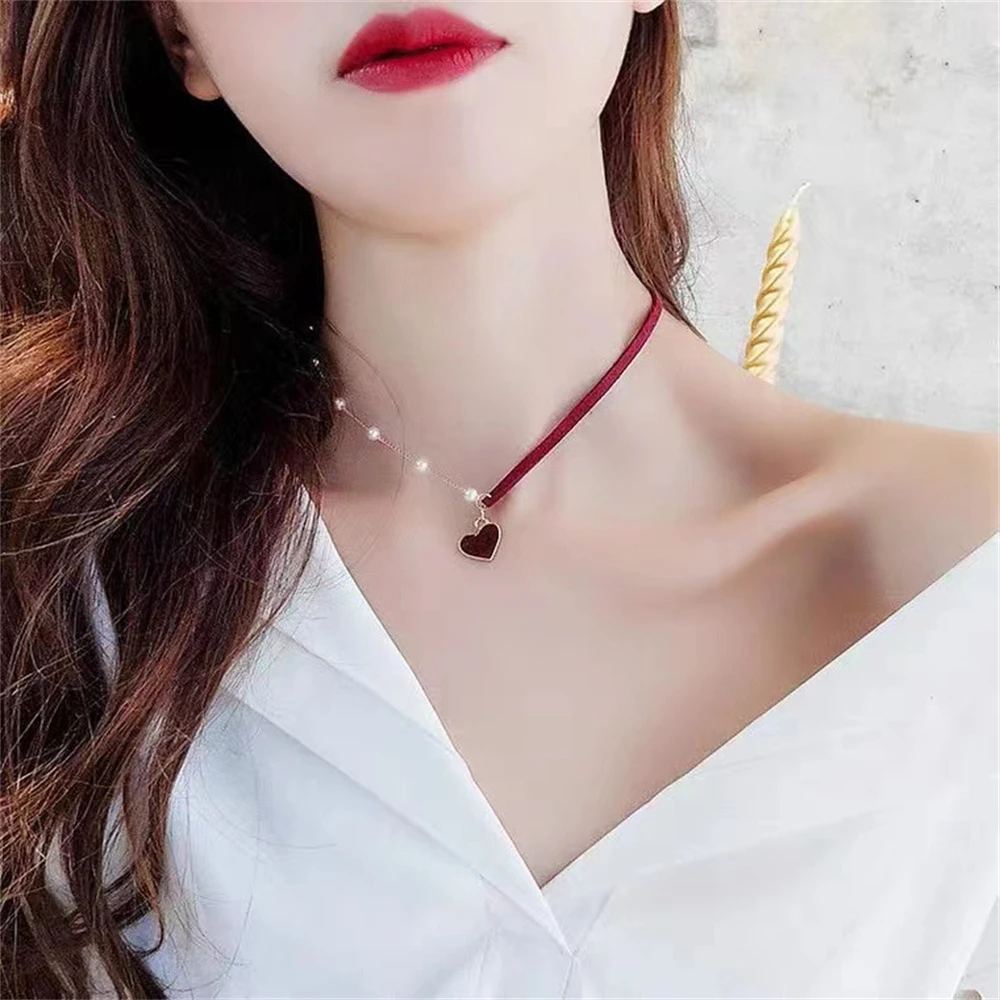 

Red Heart Pearl Necklace Lady Aesthetic Asymmetric Korea Fashion Gold Plated Alloy Choker Necklace For Women Jewelry Accessories