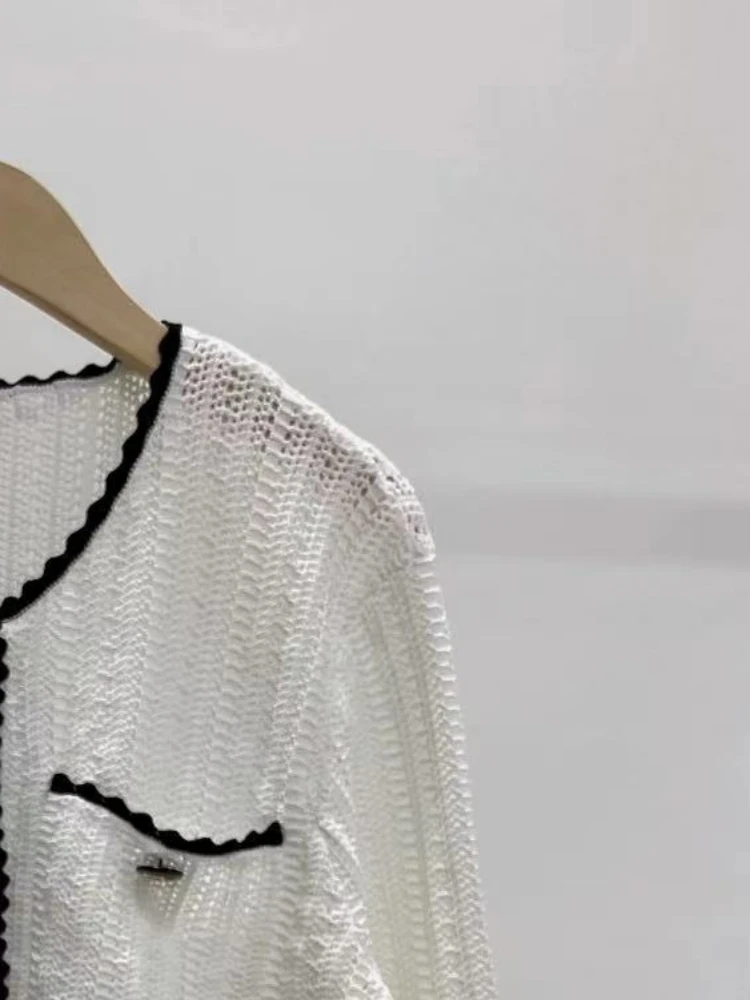 

2022 Long Sleeve Jacket Black and White Matching Color Hollow Lace-up Knit Cardigan