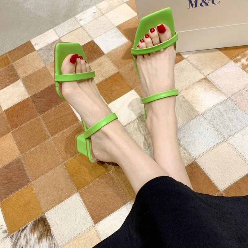 

Summer Fashion The New Flat Outdoor Women's Slippers Sexy Solid Color Square Head Fish Mouth One Pedal PU Chunky Heel Sandals