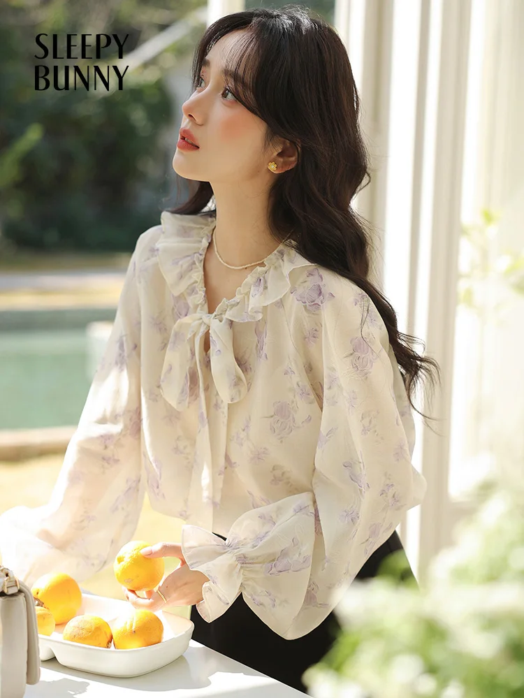 Блузка с v-образным вырезом и цветочными рюшами — элегантная женская шифоновая