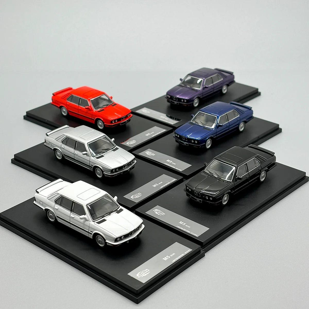 King модель 1:64 M5 E28 металлический автомобиль