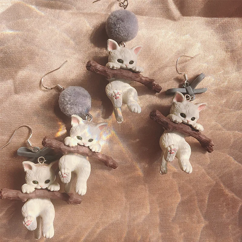 

S925 Sterling Silver Needle Cute Cartoon Cat Hug Drop Earrings Fashion Creative Cat Animal Drop Earrings for Women Girls Gifts