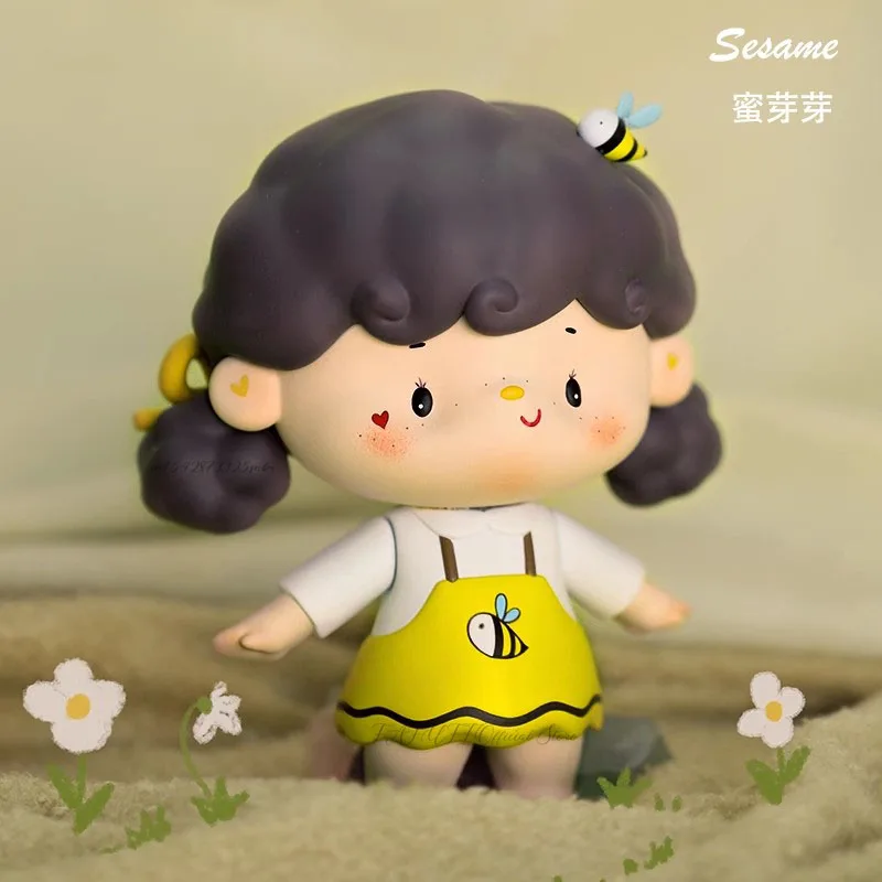 

Original MOYO TOTO Sesame Doll Bee Series Original Action Figure Cute Doll Kawaii Model Tabletop Decoration Gift
