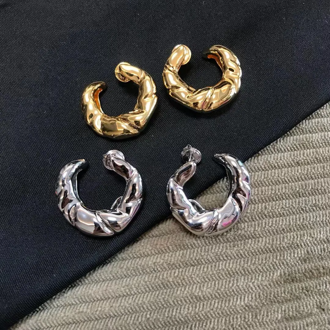 

European and American new horn earrings