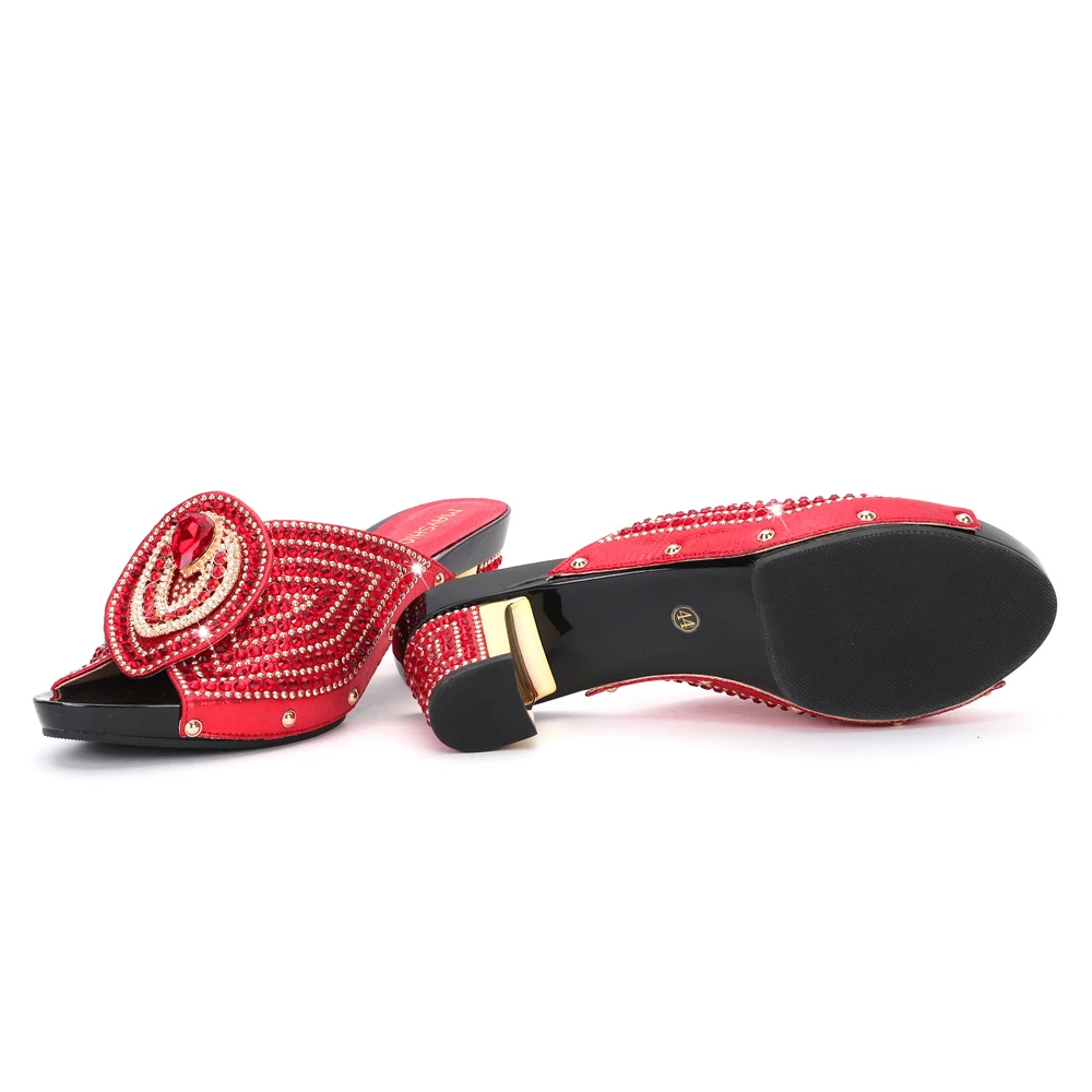 Newest Fashion Italian Women Wedding Pumps Decorated with Rhinestone Slip on Shoes for Women Nigerian Shoes Luxury Sandals Women