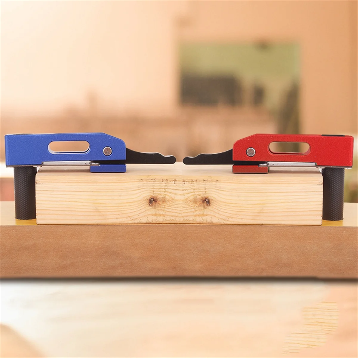 Настольный быстродействующий зажим для деревообработки фиксированный
