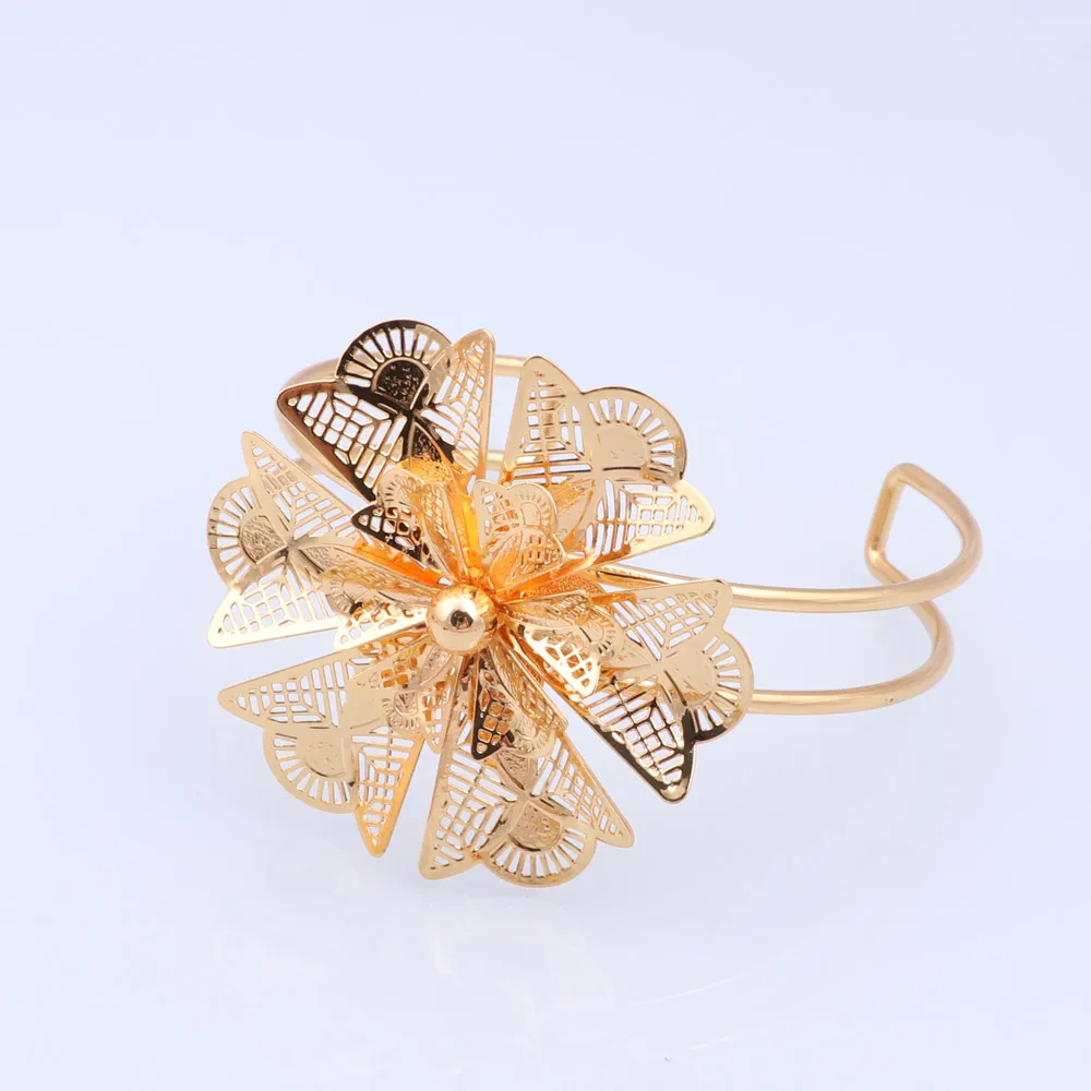 Ювелирный Комплект из колье и серёг с кристаллами