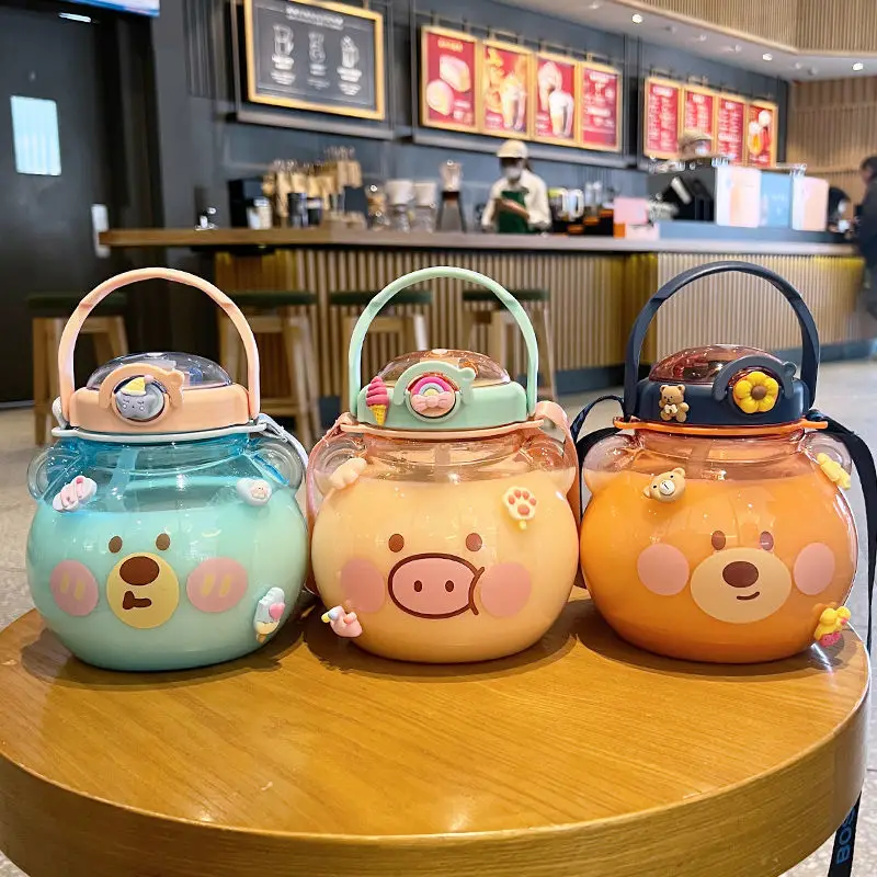 

Милая бутылка, портативная бутылка для воды большой емкости с соломинкой, чашка для воды с маленьким медведем, детская чашка для воды, бутыл...