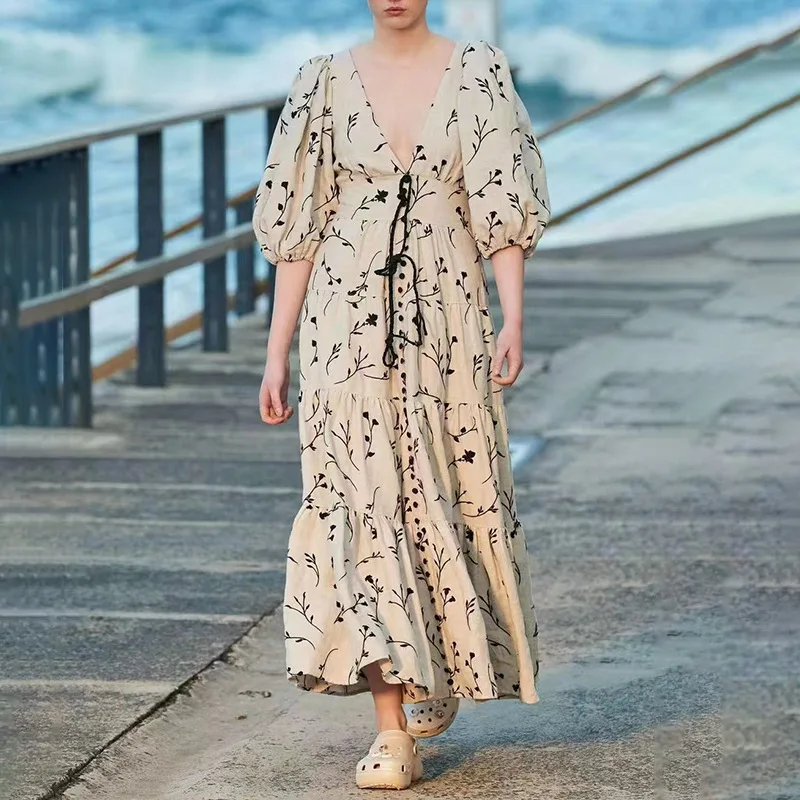 

Платье-макси летнее с V-образным вырезом и пышными рукавами