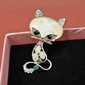 Imported Vintage Crystal Cat Design Brooches Fashion Cute Animal Rhinestone Opal Brooch Women Jewelry Clothin