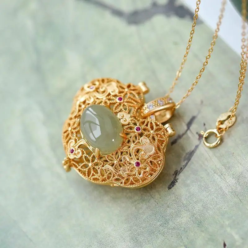 

Openable Cover Green Imitation Jade Pendant Necklace for Women's Charm Stone Necklace Photo Aromatherapy Box Pendant Jewelry