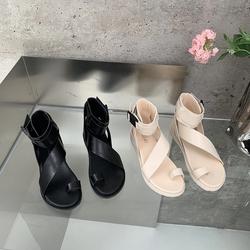 

2022 New Arrivals Women Sandals Clip Toe Black Beige Flat Low Heels Cross Bandage Ankle Strap Belt Buckle Back Zipper Summer