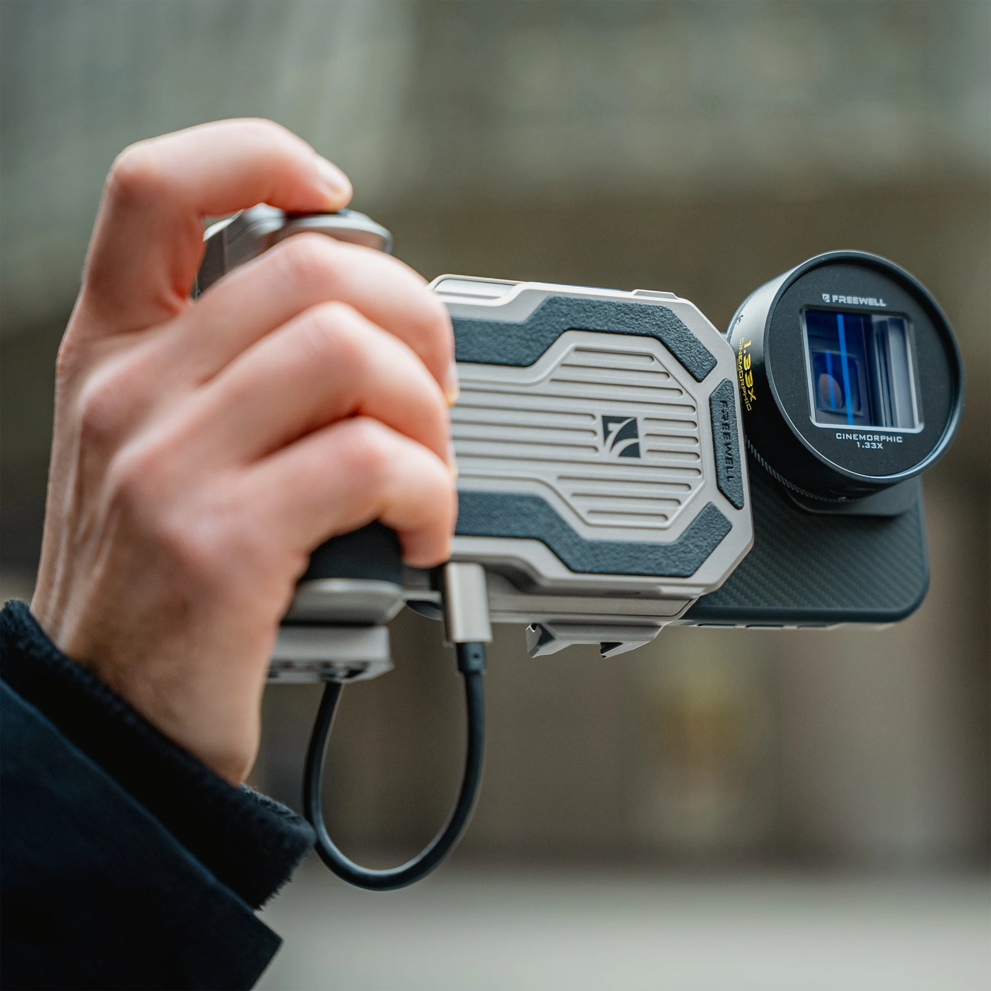 Поддержка Selfie Stick расширения памяти SSD-концентратора Freewell для M.2 SSDs до 8TB