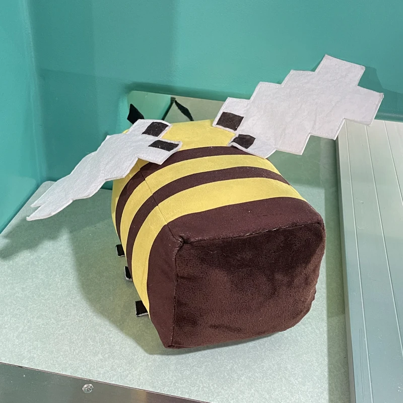 Игрушка плюшевая в виде пчелы 23 см | Игрушки и хобби