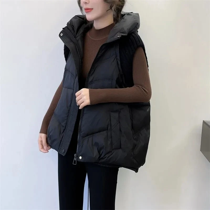 Жилет женский вязаный без рукавов на осень/зиму