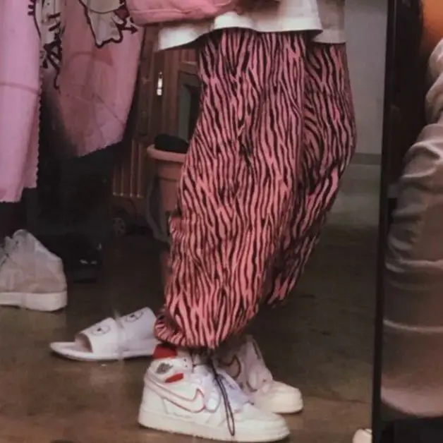 

Y2k Pink Zebra Pattern Elastic Waist Sweatpants Women's Pants High Waist Plus Size Wide Leg Pants Harajuku Trousers for Female