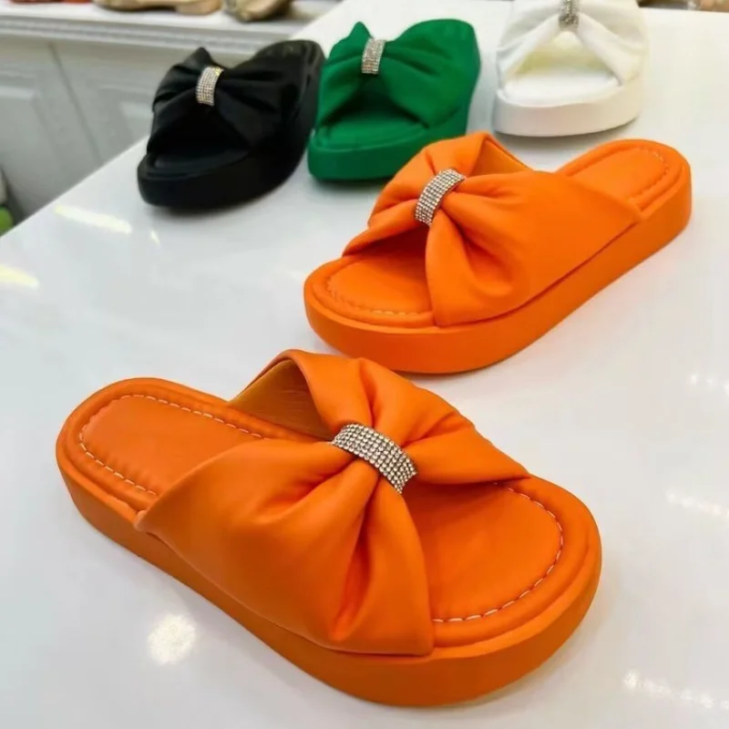 

2023 Summer New Thick Bottom Bowknot Ladies Slippers Fashion Rhinestone Flat Ladies Sandals Outdoor Beach Daily Ladies Slippers