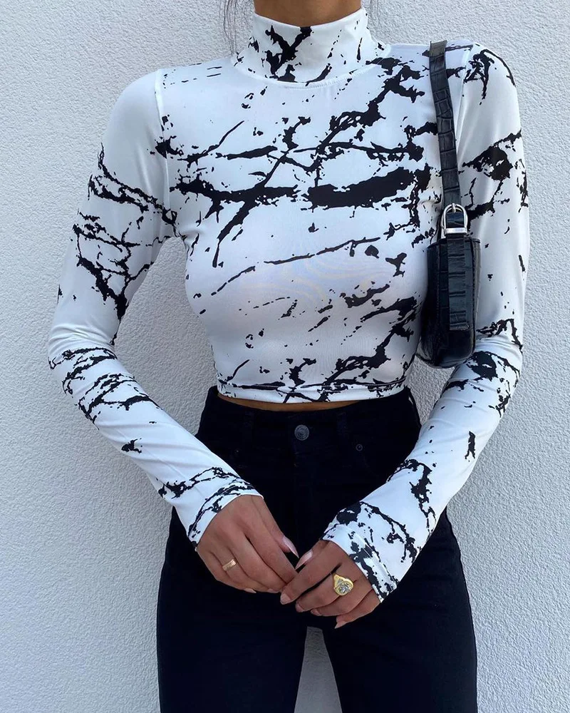 

Боди женское демисезонное с принтом, укороченный топ с воротником-стойкой и длинным рукавом, с завязкой, пуловер