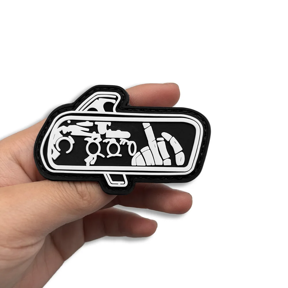 Фото Тактическая нашивка Night Vision Mechanical Finger PVC Morale Patch с креплением на липучке, в стиле ретро-зеркала заднего вида, для рюкзаков и одежды №2