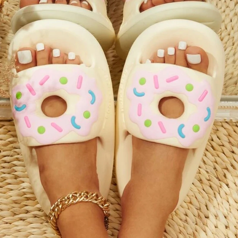 2023 New Doughnut Decorative Design Women Slippers Thick Bottom Soft Non-Slip Sandals Home Bathroom Men Slides Woman Shoes