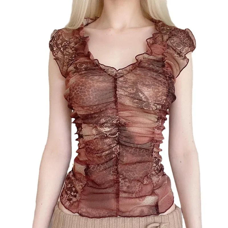 Короткий топ с леопардовым принтом и v-образным вырезом в американском стиле