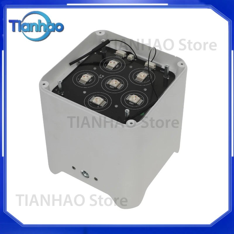 Светодиодный прожектор 4X18W UV 6-в-1 DMX512 с управлением со смартфона, на аккумуляторах, для свадебных мероприятий, с входомвыходом PowerCON (art.: 3920da52bb553) - 3920da52bb553