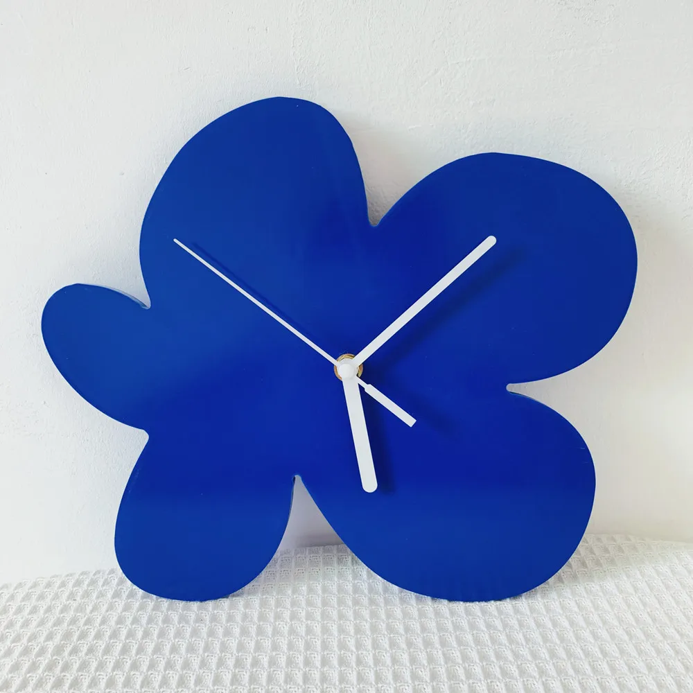 

Синие настенные часы INS в стиле ретро Klein, бесшумные часы в форме цветка, скандинавский студийный Декор для дома, фигурки, настольные украшен...