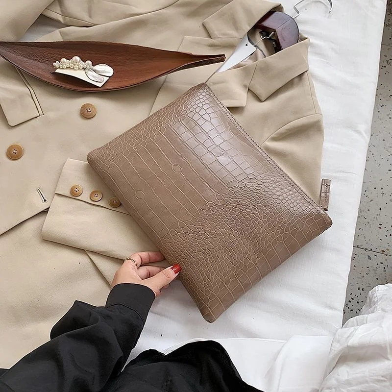 Women's Clutch 2023 New Handbag Fashion Leopard Pattern Large Wallet Minimalist Envelope Bag Casual Women's Zebra Messenger Bag