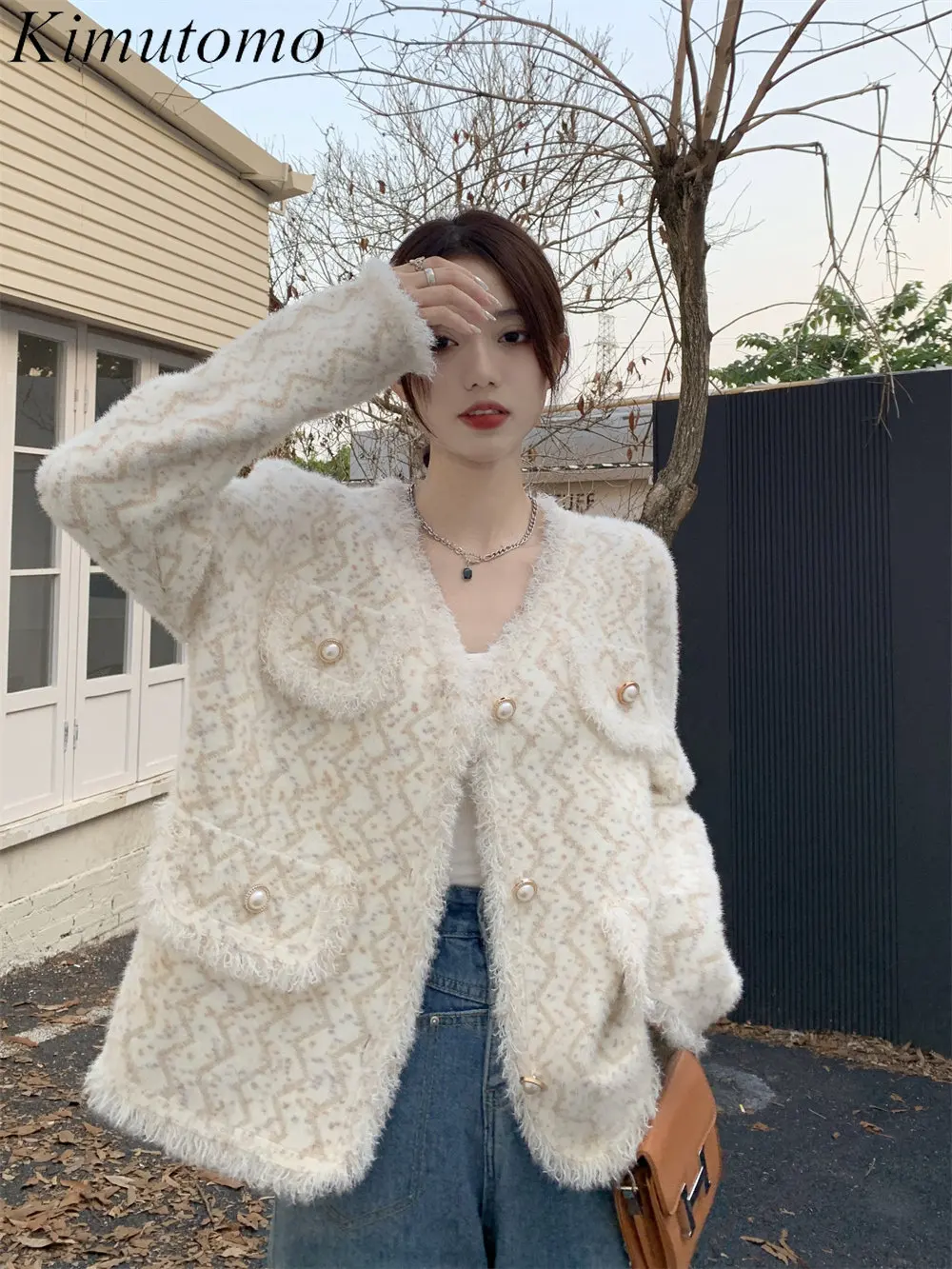 

Женский трикотажный кардиган с V-образным вырезом