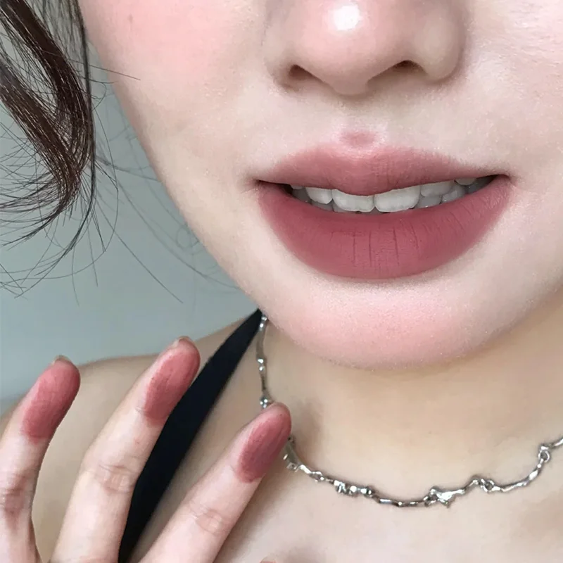 

Peach Pink Liquid Lipstick Waterproof Long Lasting Moisturizing Lip Gloss Dark Red Color Rendering Non-stick Lip Beauty Cosmetic