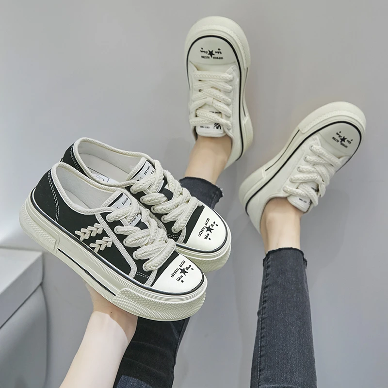 

2022 new Japanese Fashion Brand MMY Letter Graffiti Canvas Shoes Men's Women's Board Shoes Women's Casual Shoes Women's Sneakers