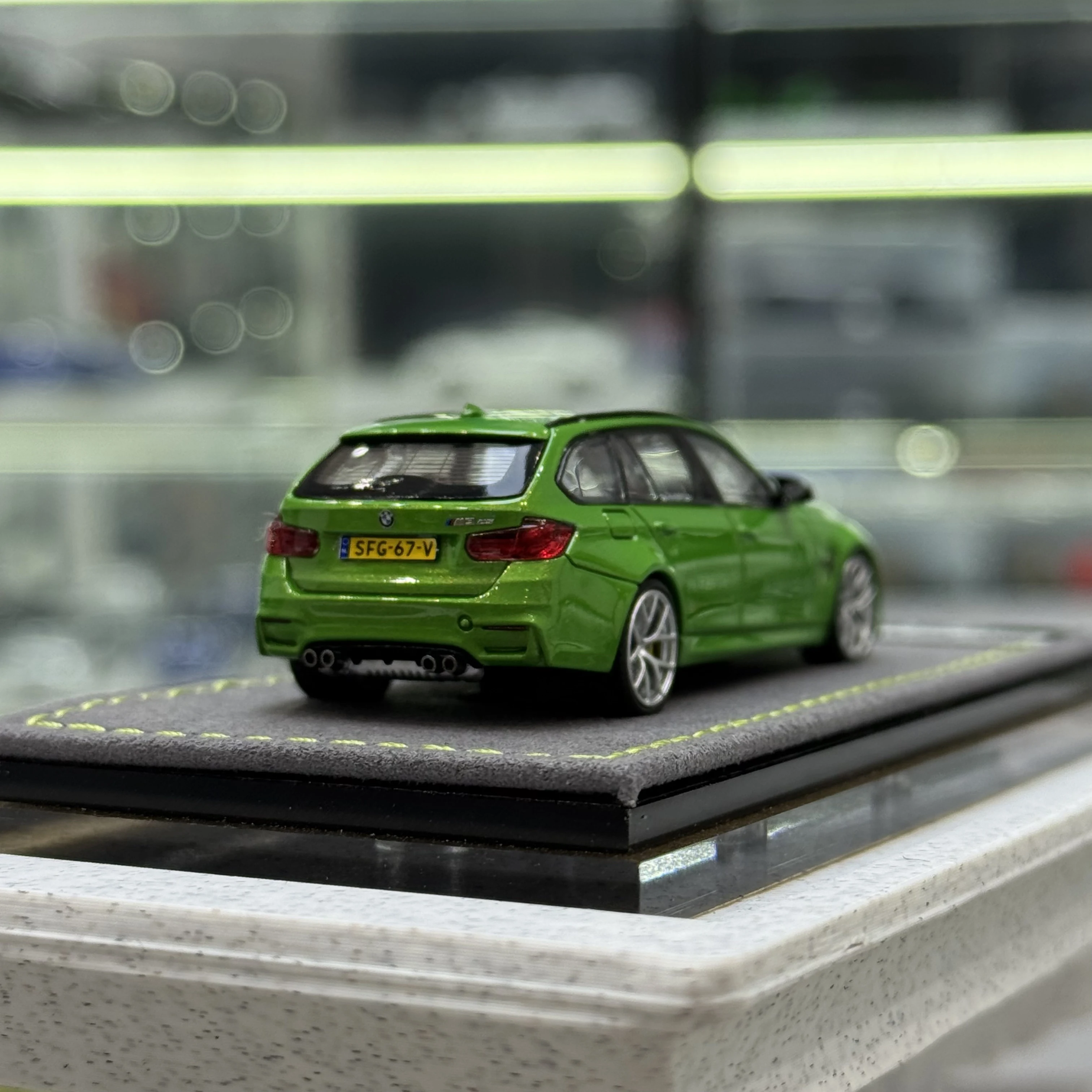 Миниатюрная модель автомобиля MORTAL 1:64 F81 M3 CS Touring Touring Touring из литого под давлением сплава, в наличии, украшения для взрослых, игрушки для мальчиков (art.: 3920dbfda32be) - 3920dbfda32be