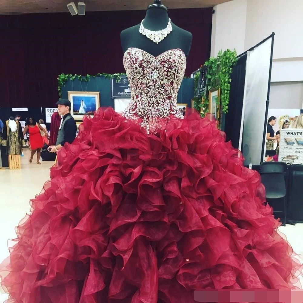 

Crystal Beaded Sweetheart Organza Ruffles Ball Gown Quinceanera Dresses 2019 Burgundy Vestidos De 15 Anos Sweet 16 prom dress