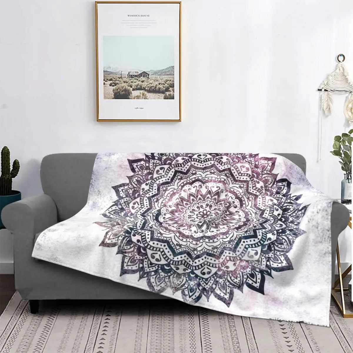 

Декоративное одеяло с изображением мандалы