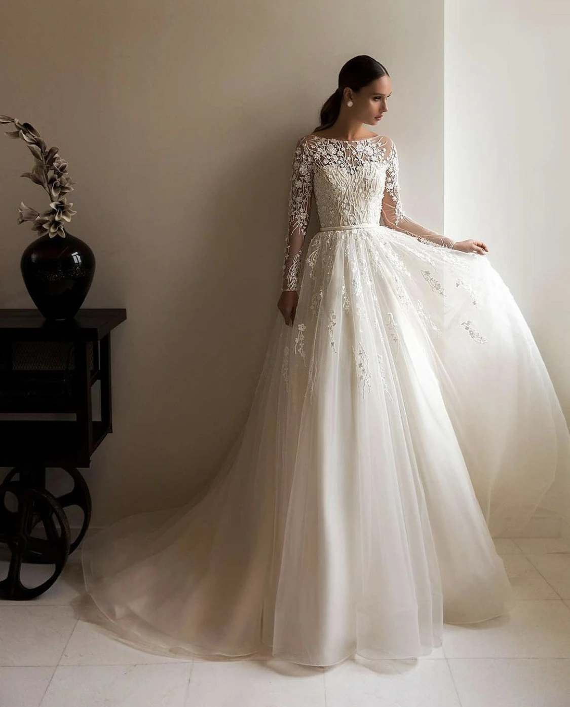 A-line Champagne Tulle Wedding Dress Long Sleeve V-neck Plus Size Lace 2022 Tulle Wedding Dress 2022 Custom Made Robe De Mariee