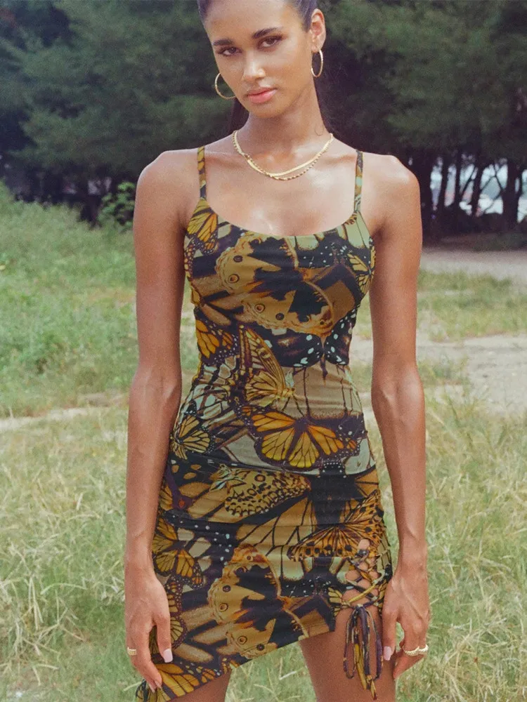 

Пикантное мини-платье без бретелек с буквенным принтом на шнуровке без рукавов с открытой спиной облегающее платье обтягивающие сарафаны н...