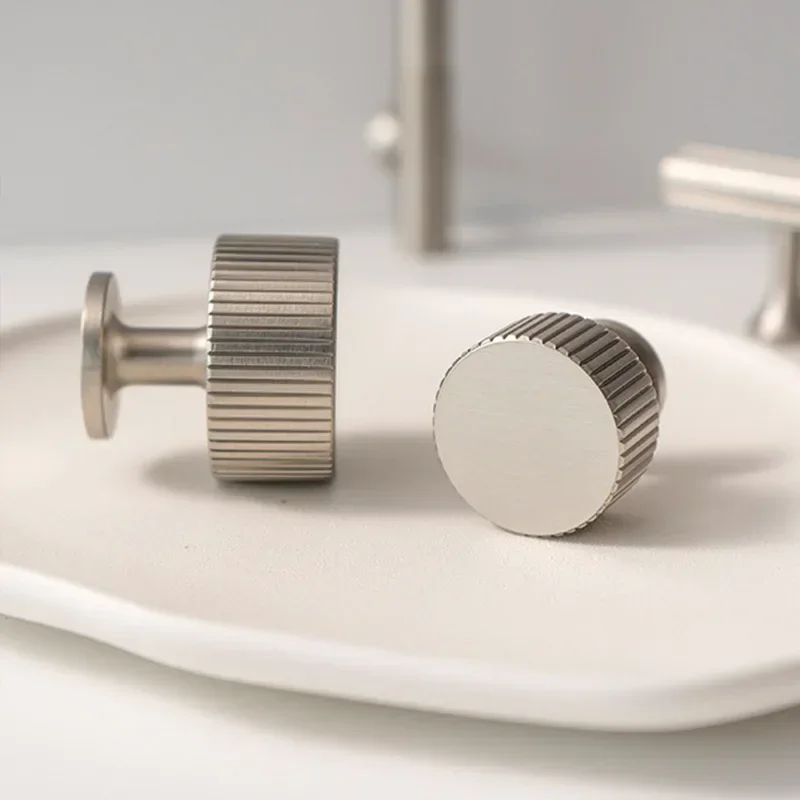 Nordic Light роскошный простой современный латунный шкаф с одним отверстием дверца