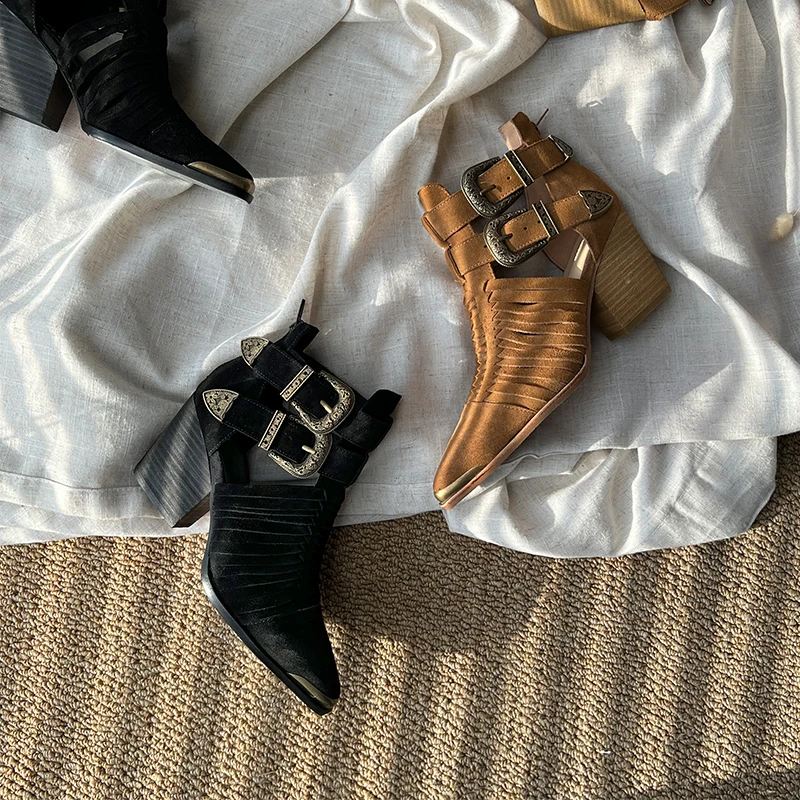 

MUMANI Women‘s Hot GLADIATOR Sandals Genuine Leather Retro Narrow Band Metal decoration Square High Heel Pump Lady Footwear