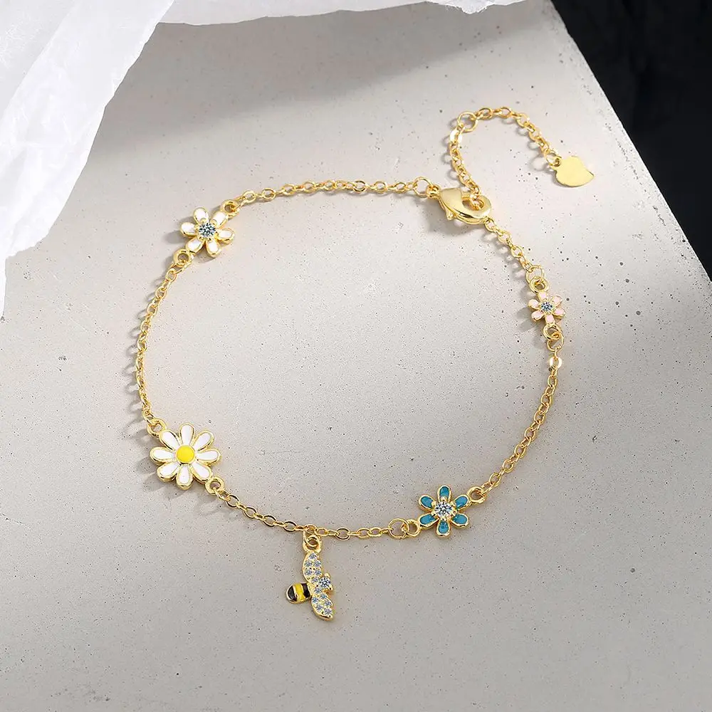 Wholesale Enamel Butterfly Bees Pendant Bracelets for Women Girls Flower Daisy Charm Bangle Adjustable Bracelet Accessory