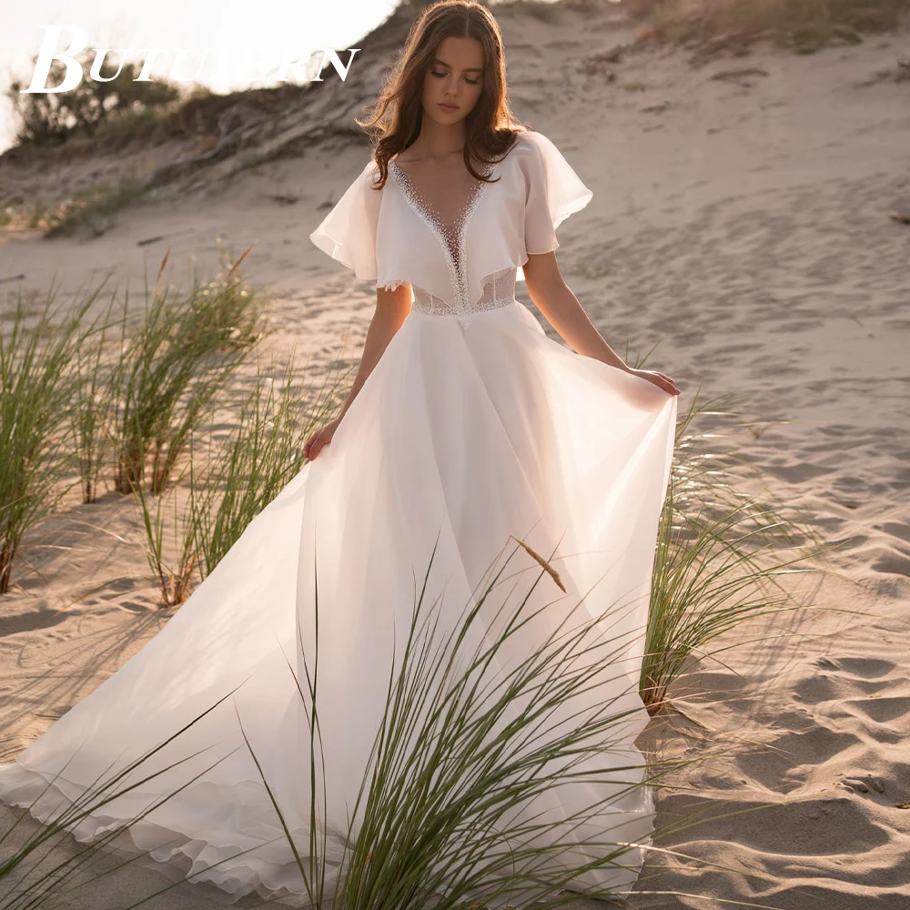 

COZOK Appliques Wedding Dress O Neck Tulle Aline Bridal Gown Back Button Design Flare Sleeves With Court Train Customised