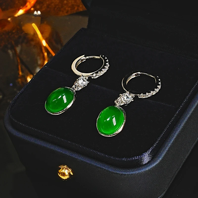 Зеленые серьги из серебра 925