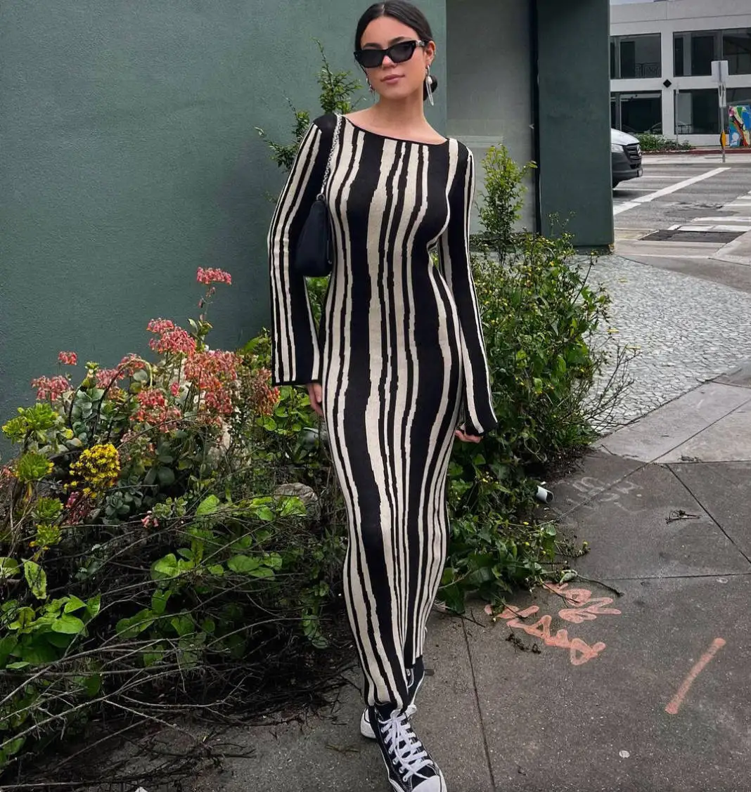

2023 Autumn Women Striped Knitted Maxi Dress Elegant O-neck Flare Long Sleeve Ladies New Black Fashion Bodycon Streetwear Dress