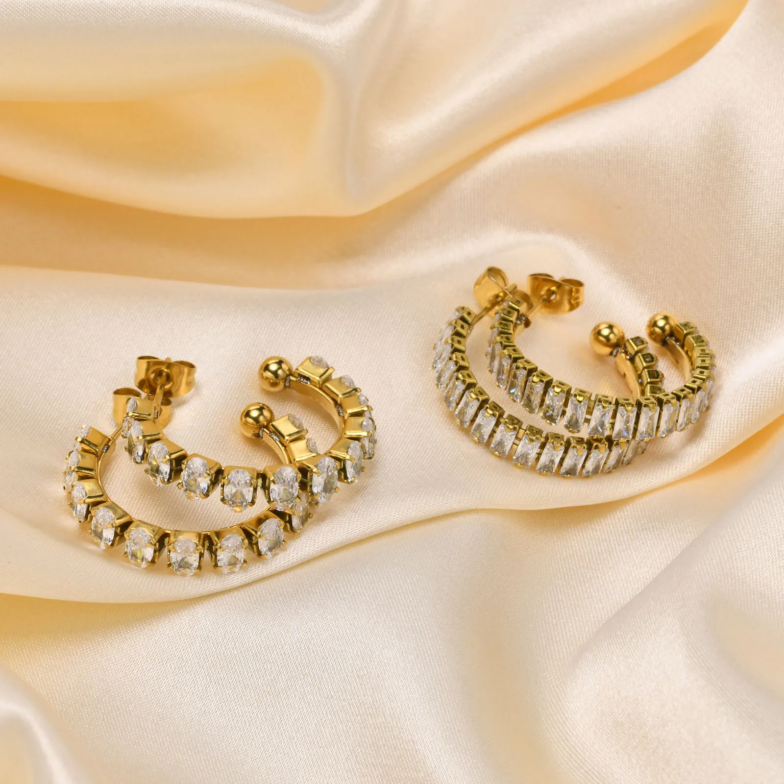 

Stainless Steel Delicate Luxury White Cubic Zirconia C Shape Hoop Earrings for Women Gold Color Party Temperament Jewelry