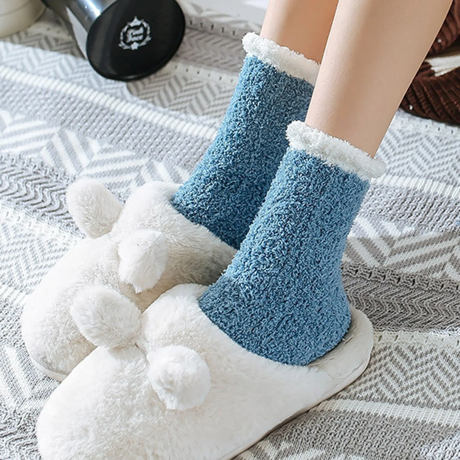 

2022 5 Pairs Of Ladies Floor Socks Coral Velvet Socks Fashion Keep Warm Women Fashion Patchwork Ladies Patchwork Thick Socks