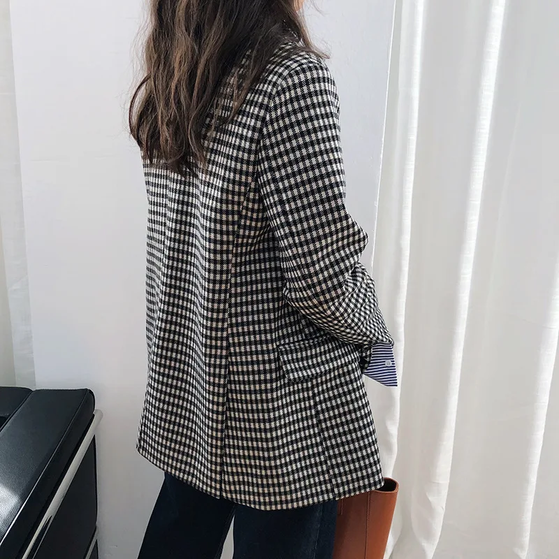 Women Vintage Black White Plaid Blazers Imitation Wood Button Big Pocket Suits 2021 Woman Spring Autumn Office Lady Work Blazer