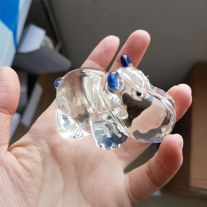 

Хрустальная фигурка бегемота