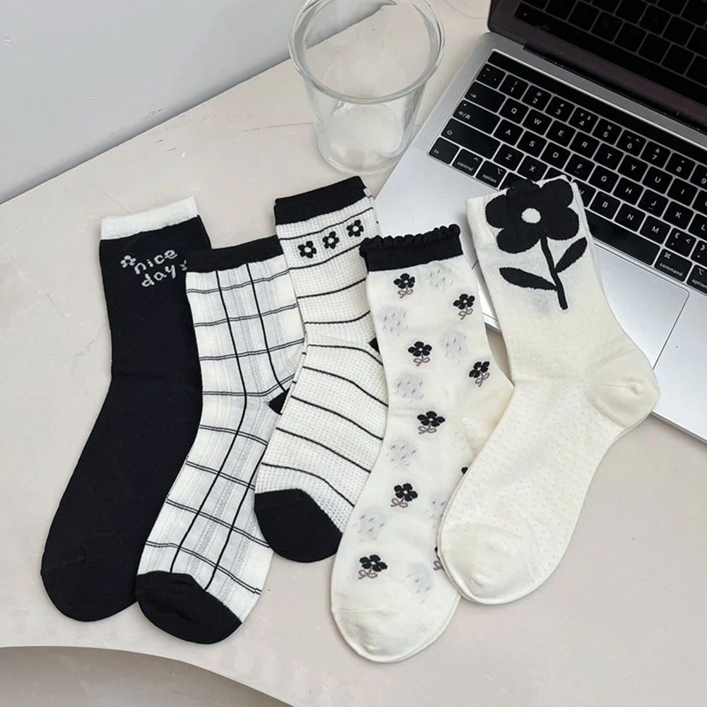 

Harajuku Ankle Ladies Socks Women Fashion Mesh Breathable Flower Stripe Short Summer Women's Socks Black White Socks