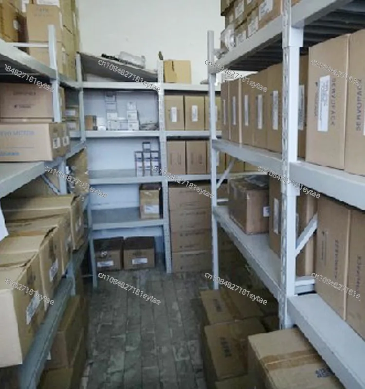 Лидер продаж новый оригинальный драйвер серводвигателя SGMP-04A2HA11